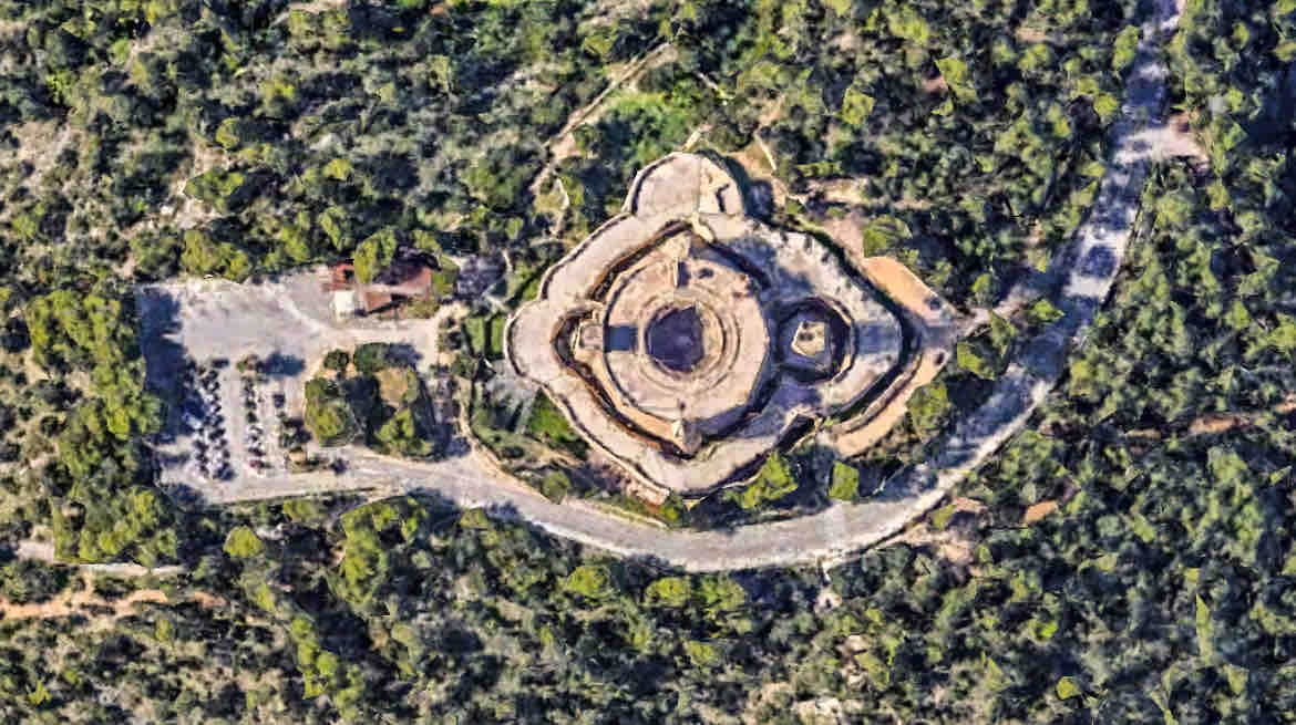 Castell de Bellver mit kreisrunde Wehrmauer