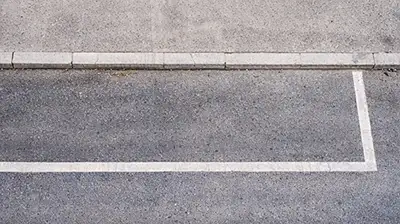 Weiße Linien Mallorca kostenlos parken ohne Zeitbegrenzung