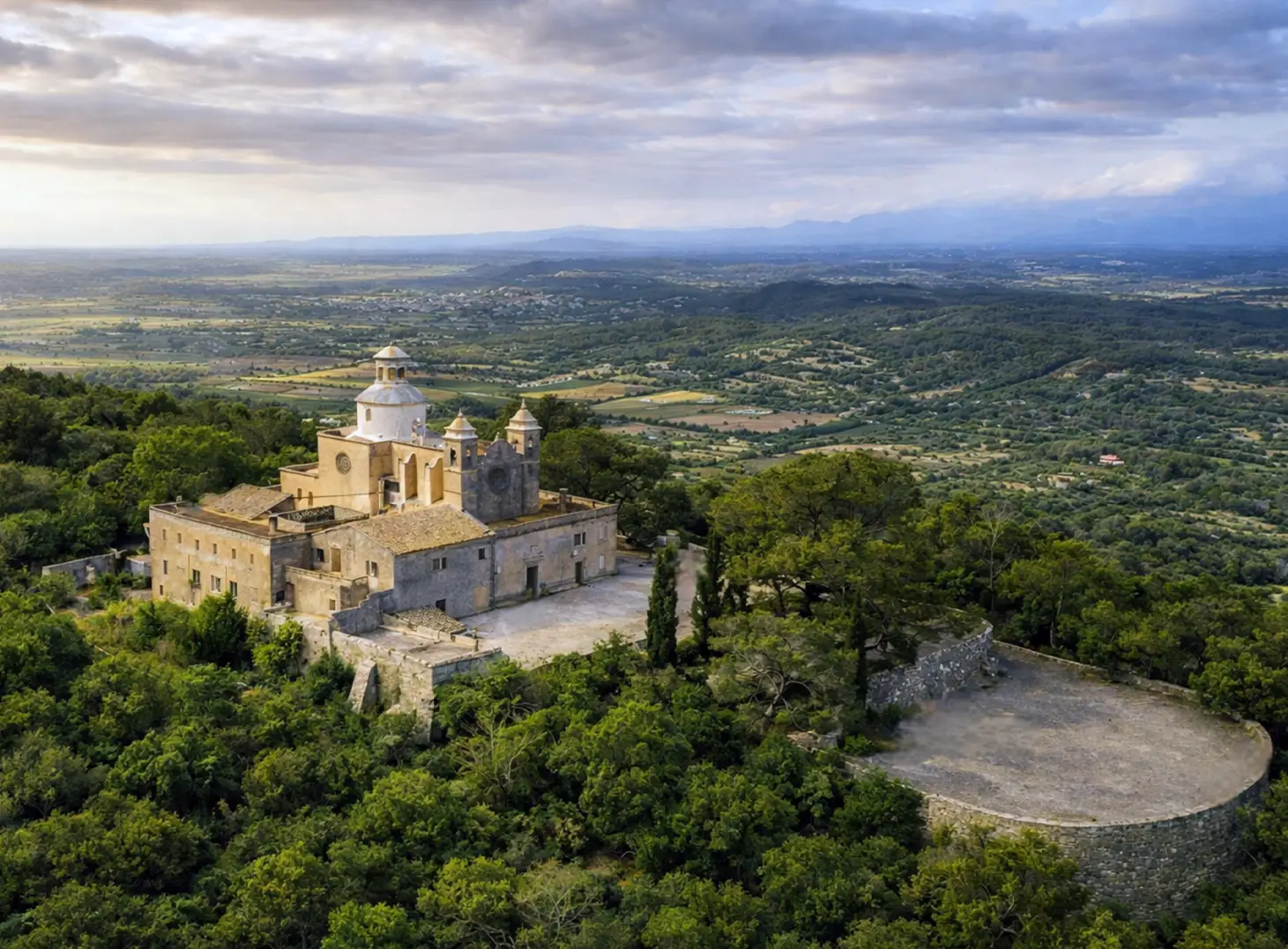 Santuari de Bonany Mallorca Aussichtspunkt Kloster Petra Panorama Inselmitte Weitblick