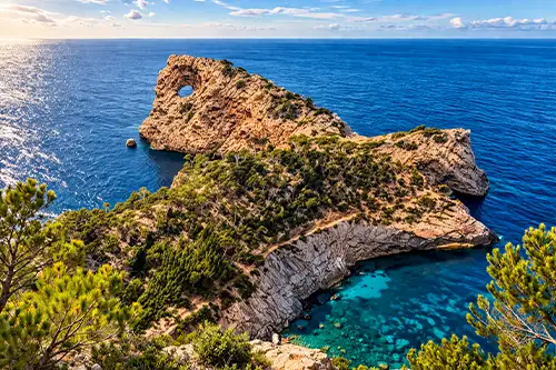 Mirador de Sa Foradada Mallorca Aussichtspunkt Felsen mit Loch Tramuntana Küste Panorama Meer