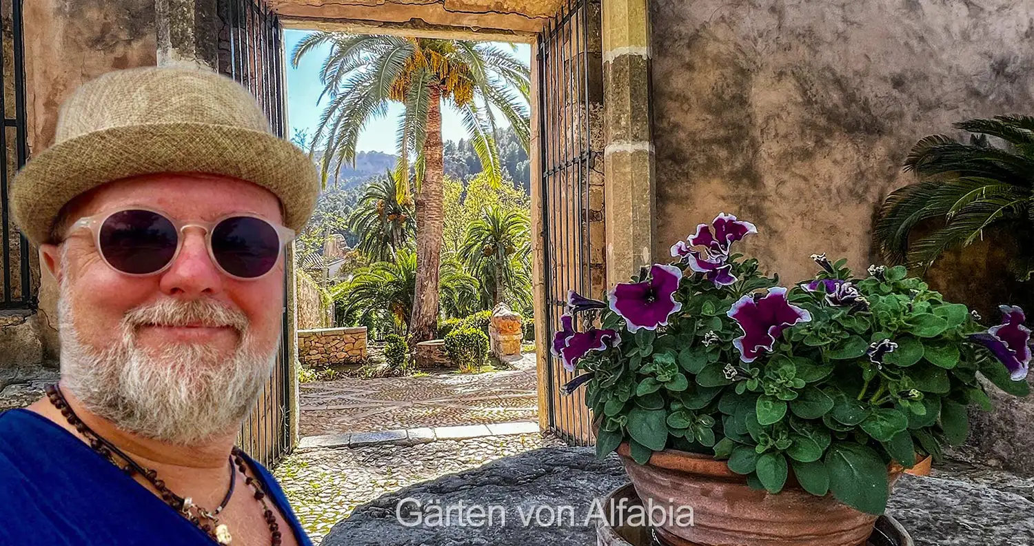 Die Gärten von Alfabia – Jardines de Alfabia Mallorca Die Gärten von Alfabia auf Mallorca mit Palmen und Wasserspielen