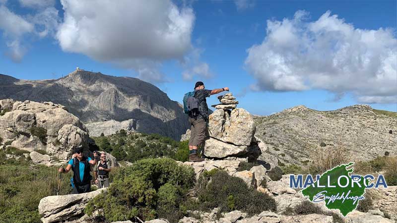 Steinmännchen Wegweiser auf dem GR221 im Tramuntana Gebirge